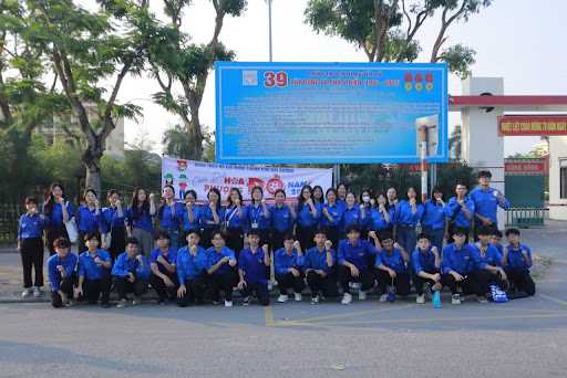 Thanh niên tình nguyện sẵn sàng “Tiếp sức mùa thi” trong kì thi tuyển sinh vào lớp 10